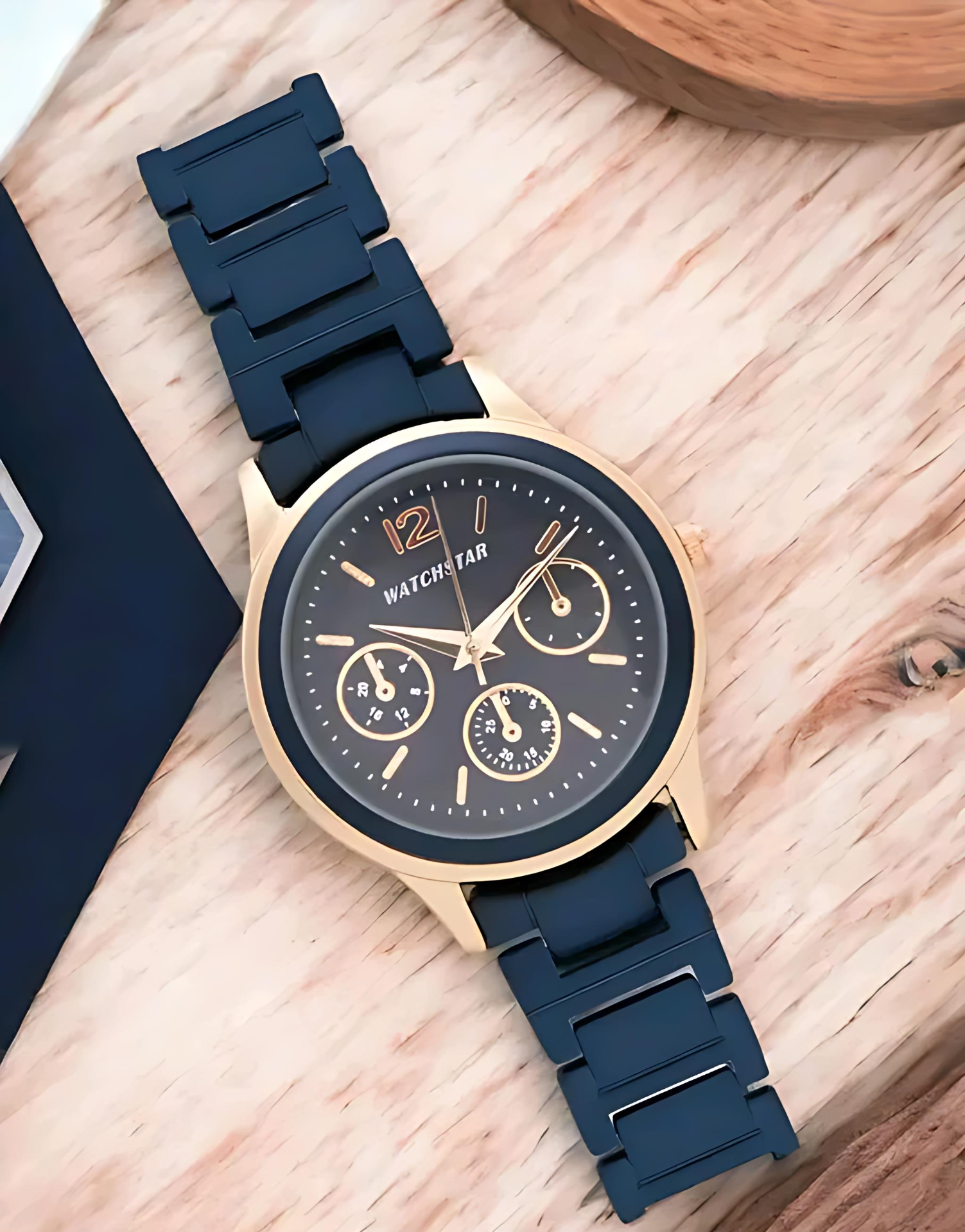 Royal Purple Luxe: Premium Watch.
